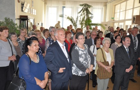 A József Attila Gimnáziumban 50 éve érettségizett évfolyam tagjai találkoztak